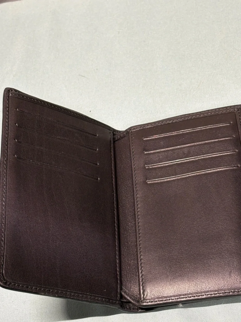 Vintage Gucci Black Smooth Leather Compact Wallet | Tom Ford Era - Picture 9 of 11
